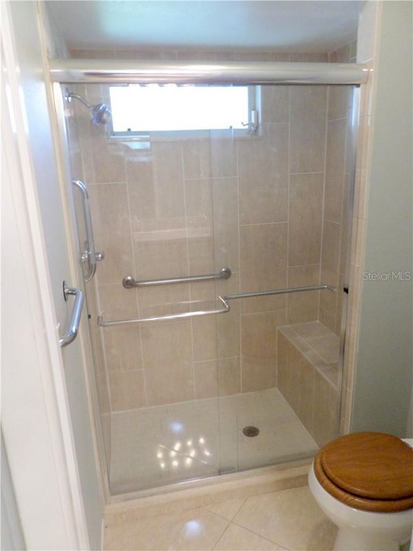 Building Photo - 3601 Garden Lakes Clenet