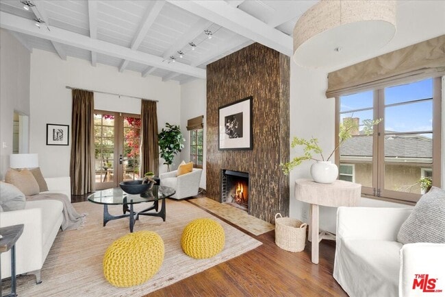 Building Photo - 3074 Lake Hollywood Dr