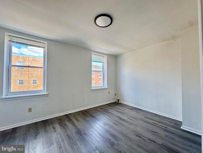 Building Photo - 1136 Mt Vernon St