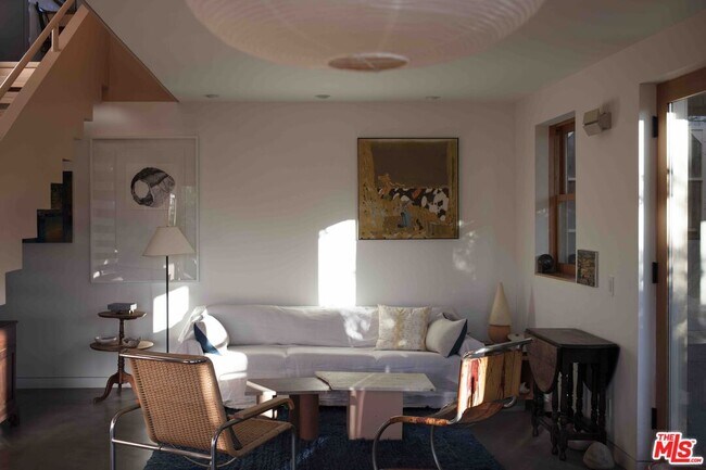 Building Photo - 2169 Lemoyne St