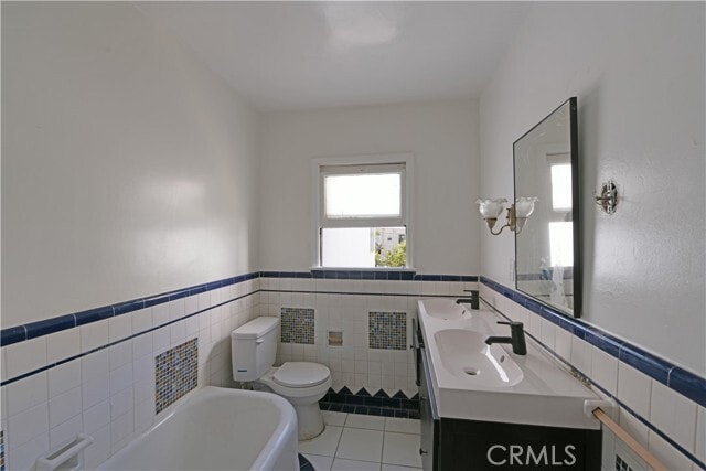 Building Photo - 915 Le Doux Rd