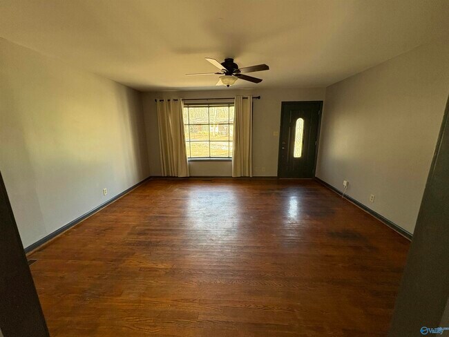 Building Photo - 9527 Hemlock Dr SE