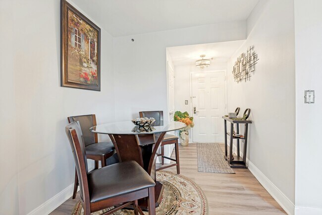 Building Photo - 100 Old Palisade Rd