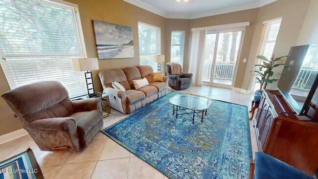 Building Photo - 2230 Beach Dr