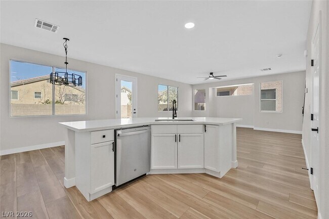 Building Photo - 9316 Perennial Ave