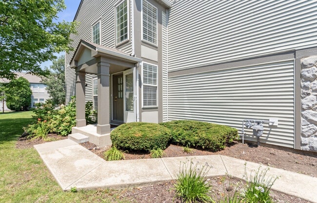 Building Photo - 3160 Bromley Ln