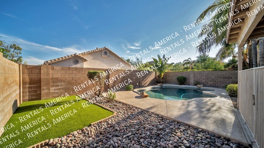 Building Photo - 76 N Desert Stream Dr