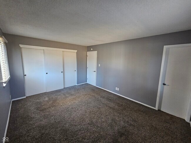 Building Photo - 3121 Shadow Brook Dr