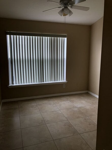 Building Photo - 650 Captiva Cir