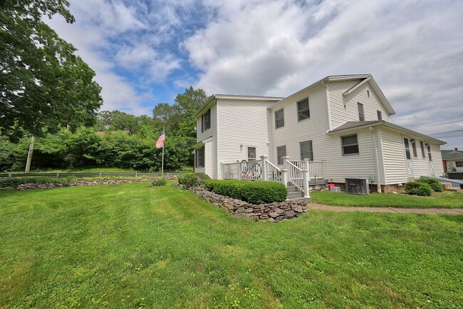Building Photo - 136 Reynolds Bridge Rd