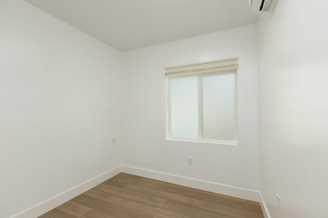 Building Photo - Chic 2BD/1BA ADU in Beautiful Granada Hills