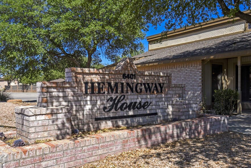 Primary Photo - Hemingway House Apartments