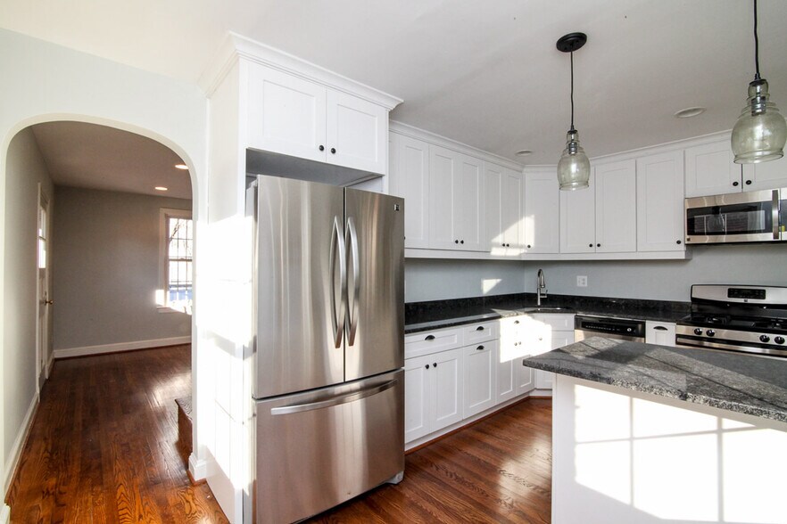 Building Photo - 2713 South Veitch Street