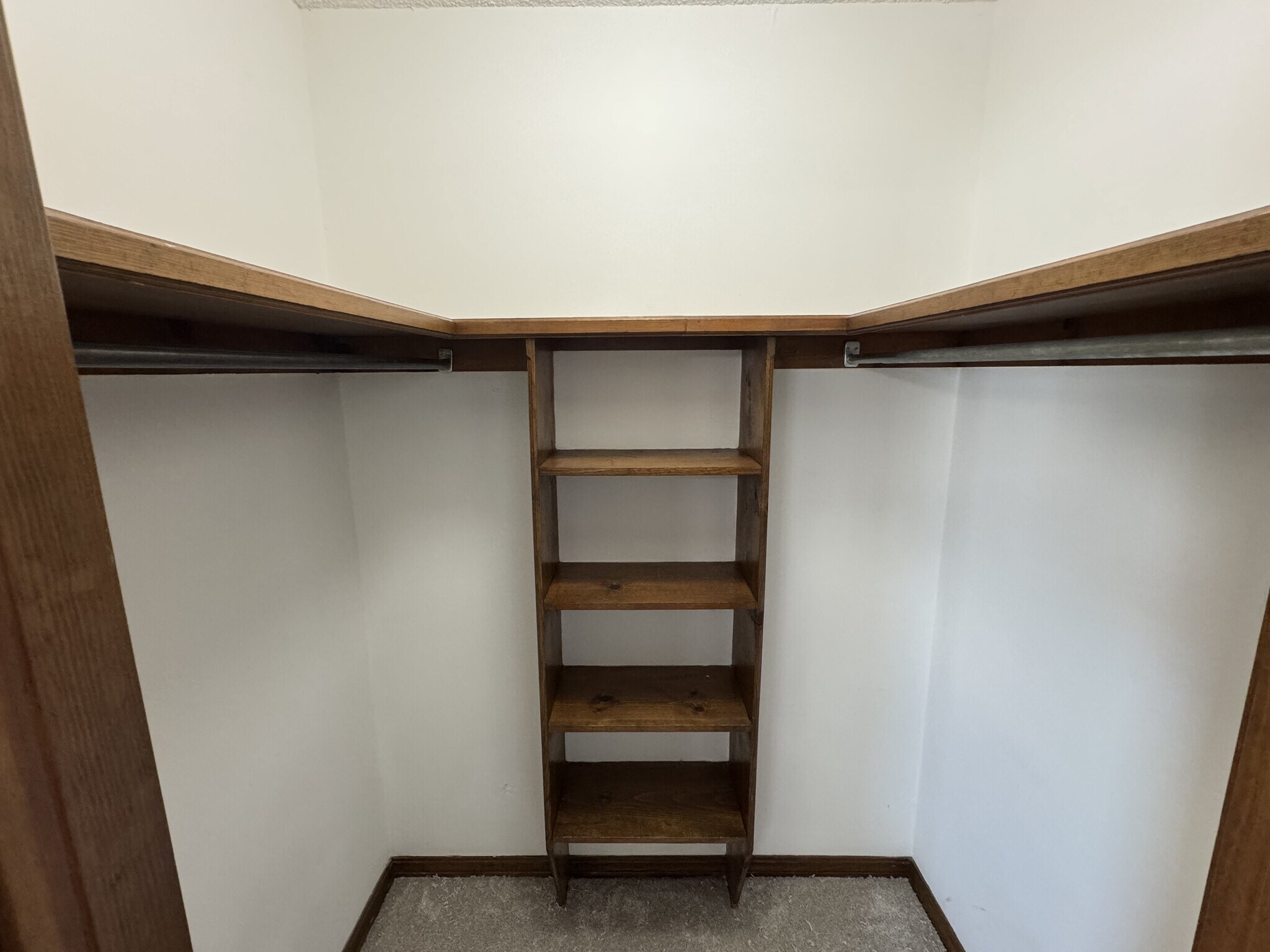 Building Photo - 7108 S Indianapolis Ave