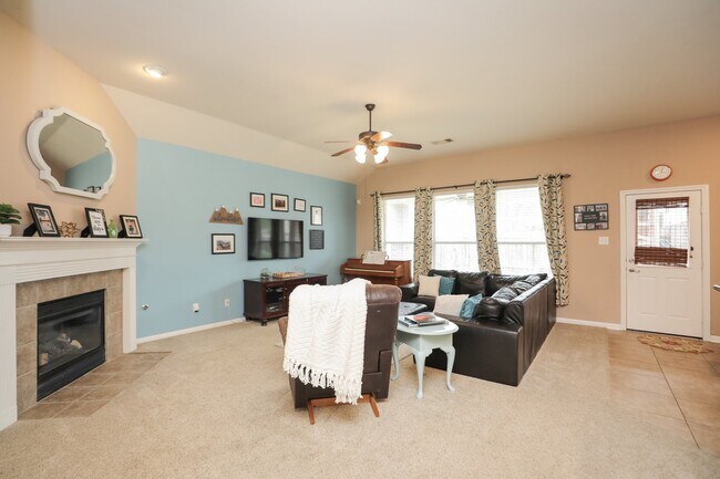 Building Photo - 18123 Quarry Vale Dr