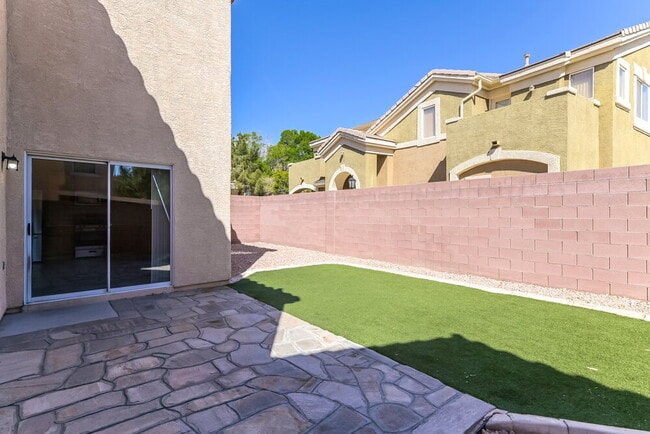 Building Photo - 6192 Windmill Island Ave