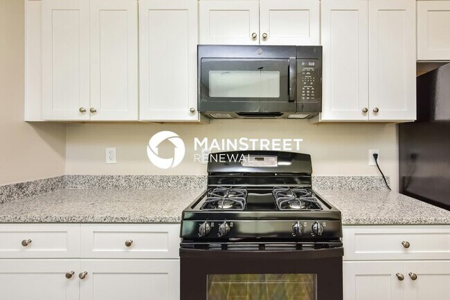 Building Photo - 3 Bedroom Pet-Friendly Home in Lithonia, GA with Main Street Renewal