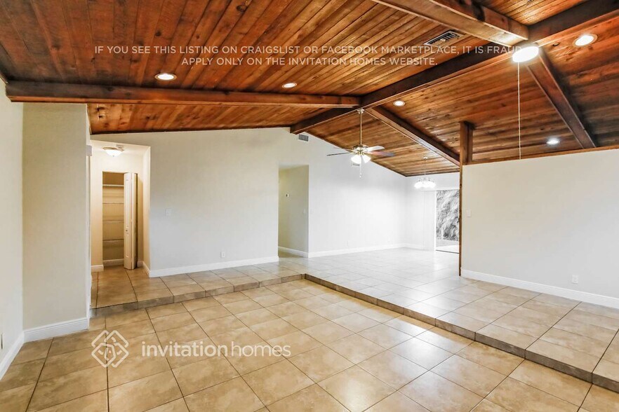 Building Photo - 7521 SW 6th St