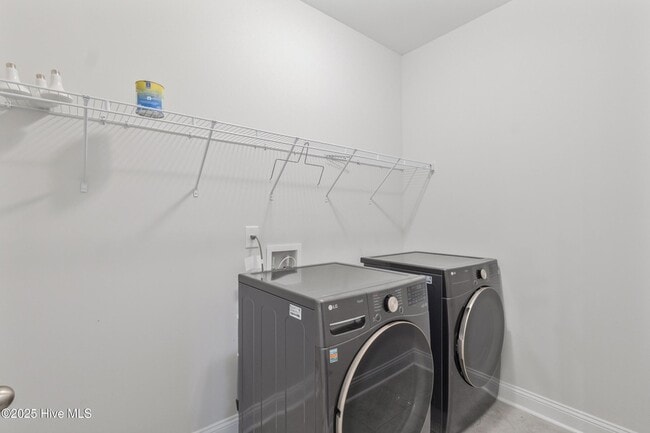 Building Photo - 570 Tullimore Ln