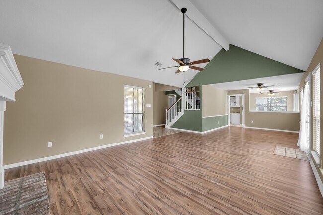 Building Photo - 3519 El James Dr