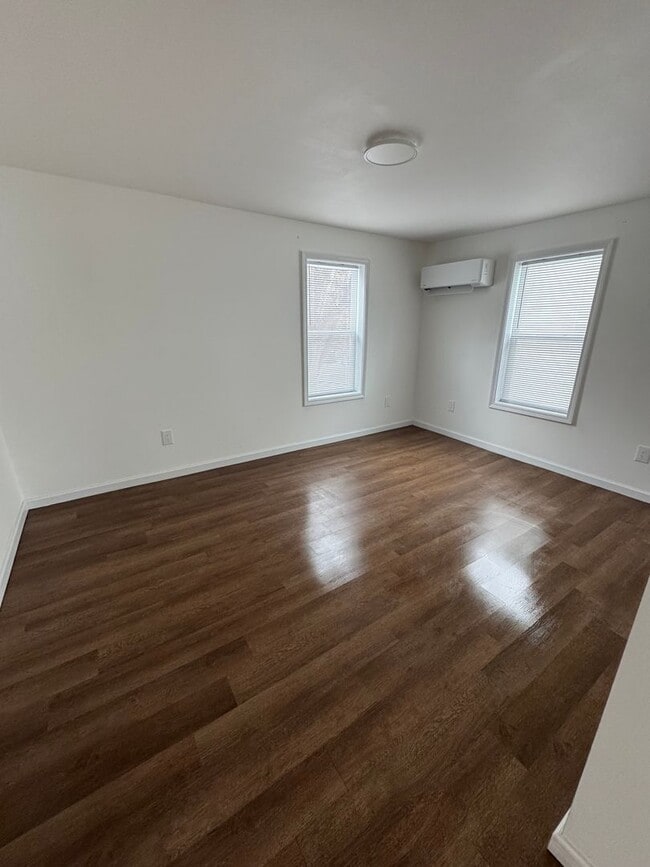 Building Photo - Spacious 1 Bedroom 1 Bathroom House in Madisonville, KY