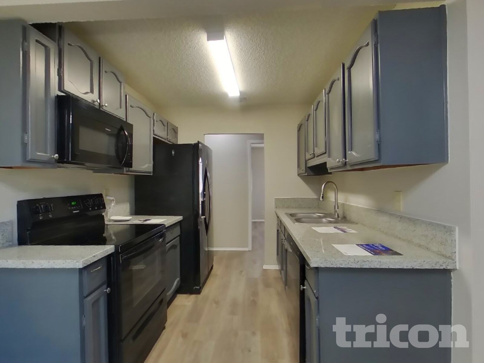 Building Photo - 15022 Old Creek St