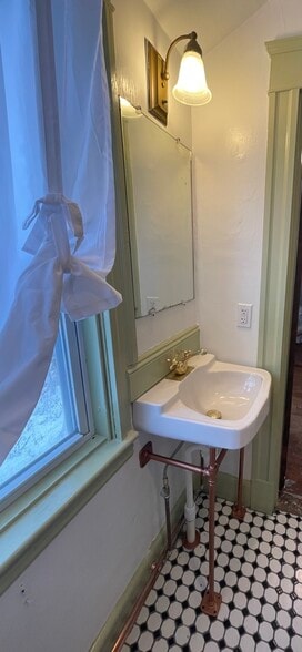 Bathroom - 53 Coolidge Rd