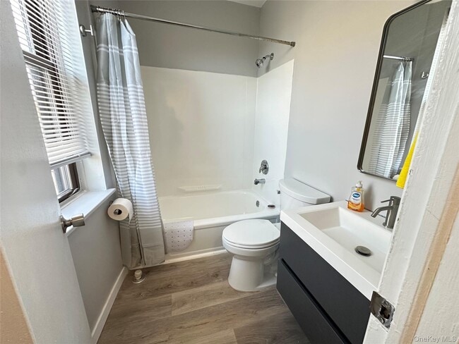 Building Photo - 259 Main St