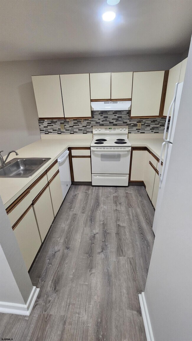 Building Photo - 184 Heather Croft