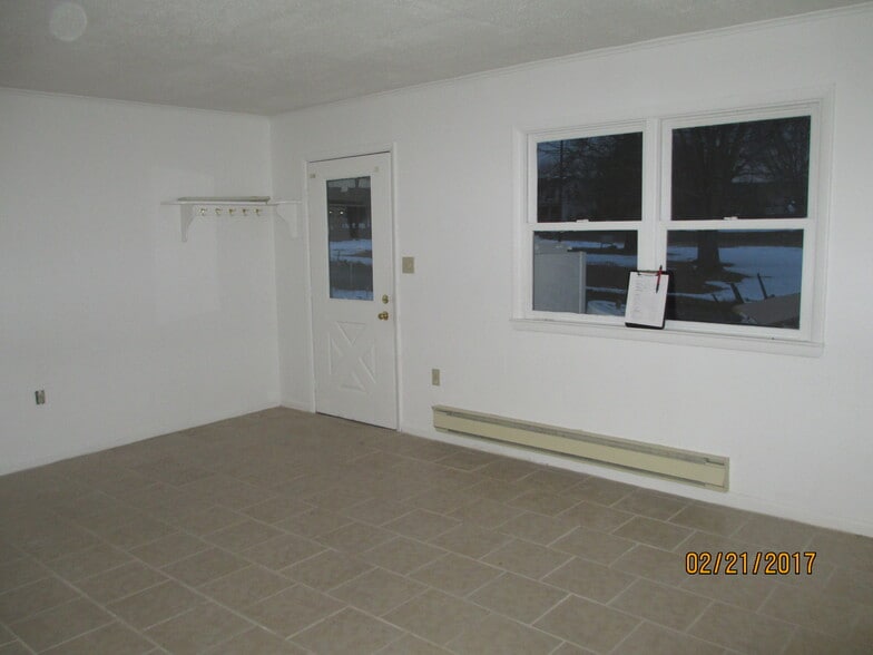 Building Photo - 1292 US-44