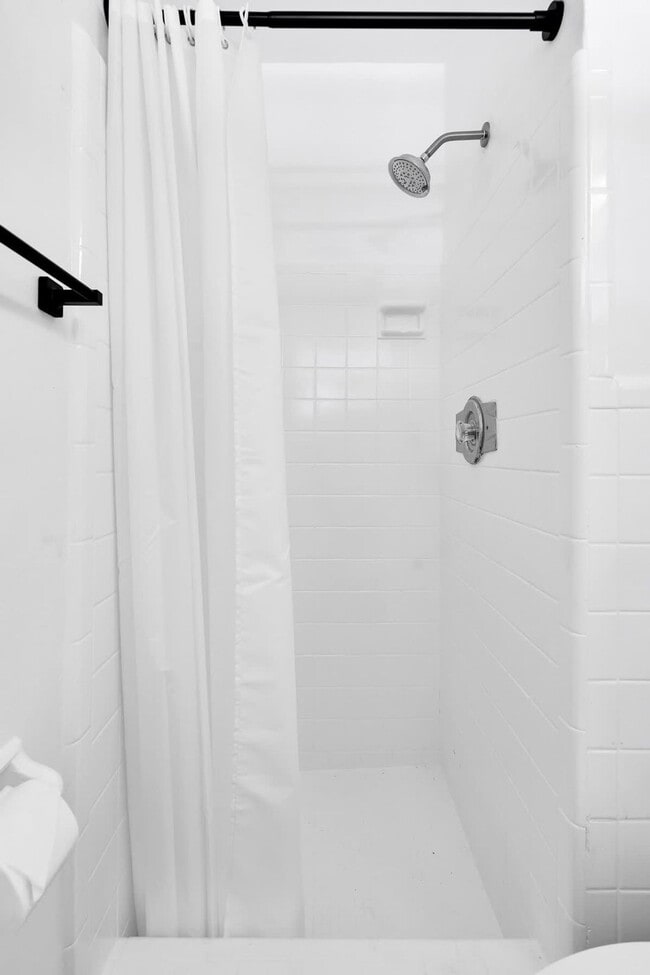 Building Photo - 7001 Coolidge St