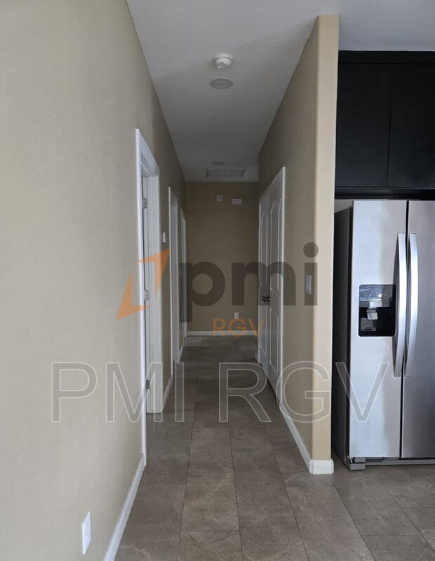 Building Photo - 2003 Sahara St