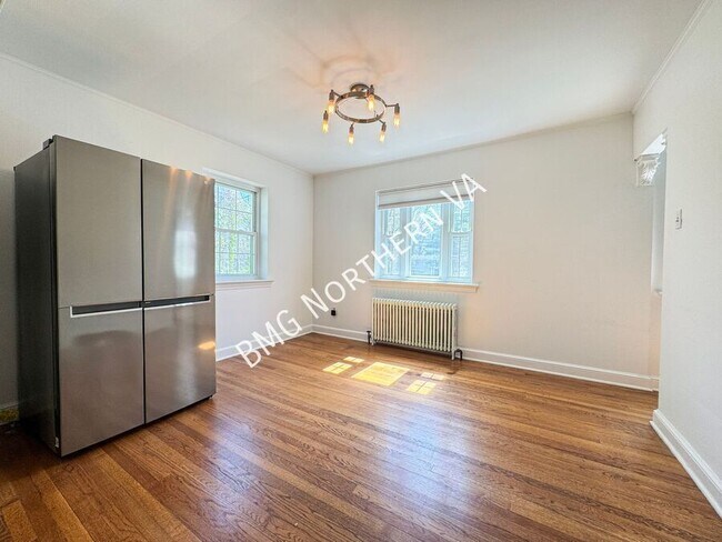 Building Photo - 6600 Braddock Rd