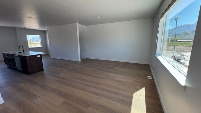 Building Photo - Brand new 3 Bedroom 3 Bath in Payson!