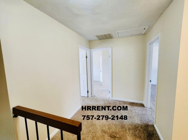 Building Photo - Wonderful 3 Bedroom 1.5 Bathroom Single Fa...