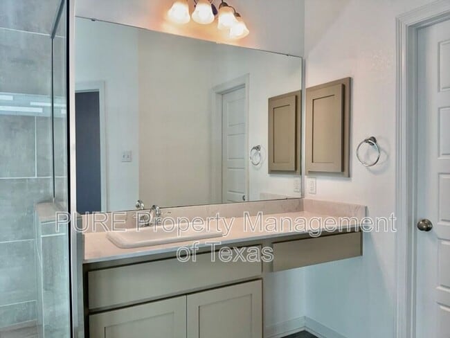 Building Photo - 18005 Pomelo Ln