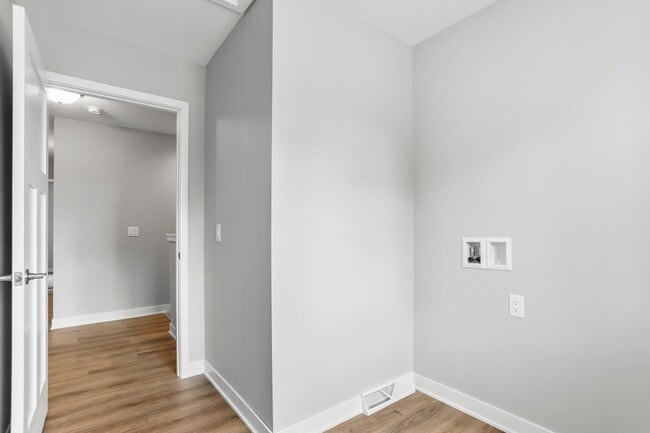 Building Photo - 200 Chalet Dr