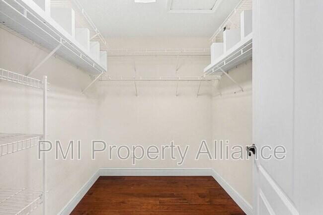 Building Photo - 555 Carey Way