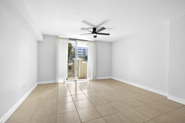 Building Photo - 610 Clematis St