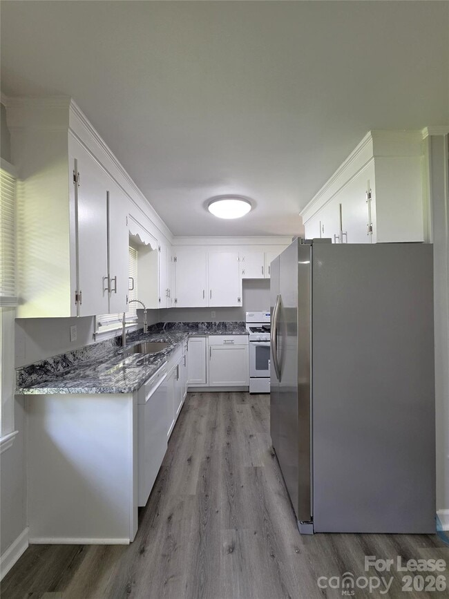 Building Photo - 502 Cardinal Ct
