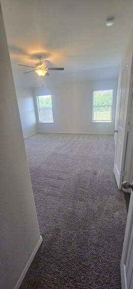 Building Photo - 1350 Acmite Ave