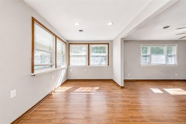 Building Photo - 138 Banneker Dr