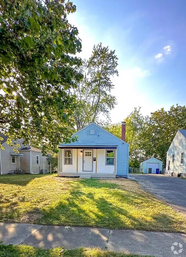 Building Photo - 2439 Bancroft St