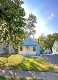 Building Photo - 2439 Bancroft St