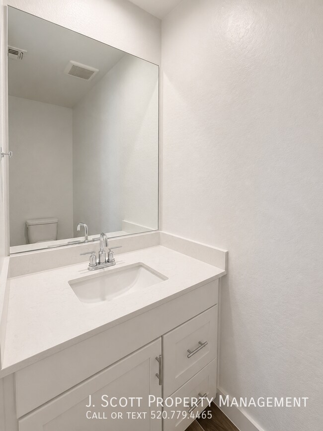 Building Photo - 3347 South Lily-
