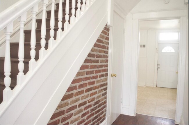 Building Photo - 3146 Keokuk St