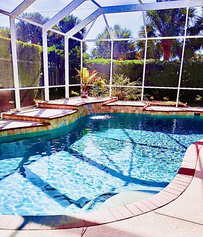 Building Photo - 692 Shadow Bay Way