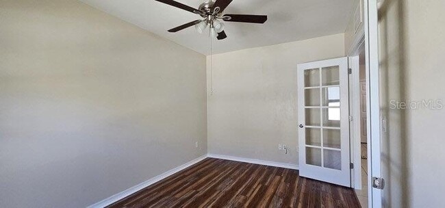 Building Photo - 7401 W Lenox Cir