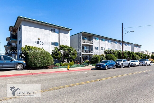 Building Photo - 4885 Cole St