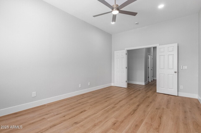 Building Photo - 13711 W Tara Ln